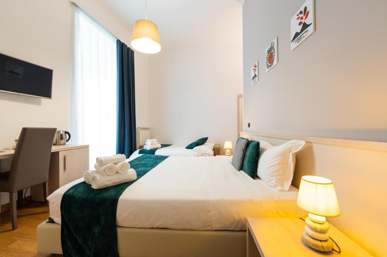 Camera Matrimoniale con Letto Supplementare